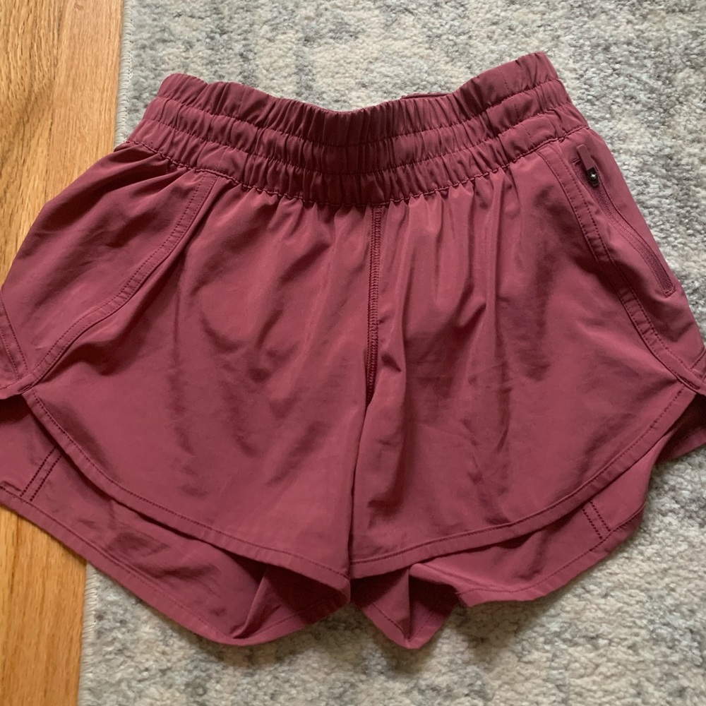 Lululemon tracker shorts pink